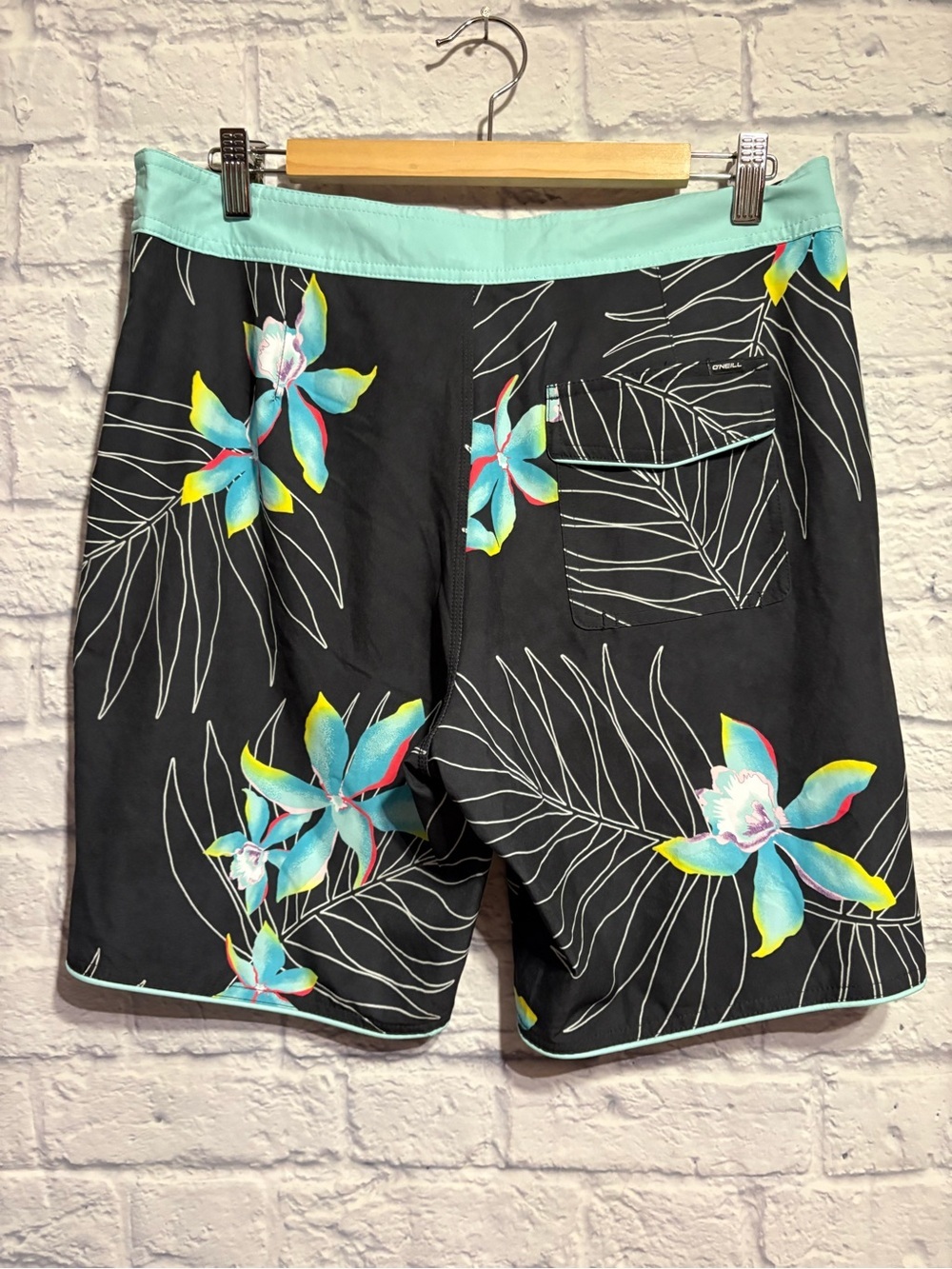 O'Neill Black Floral Boardshorts with Aqua Waistband Side 33 - Picture 9 of 10